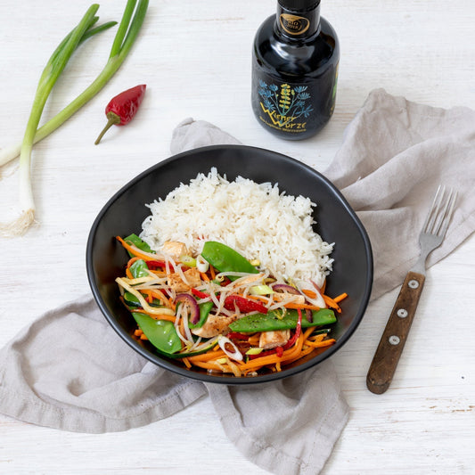 WOK Gemüse mit Huhn und Reis