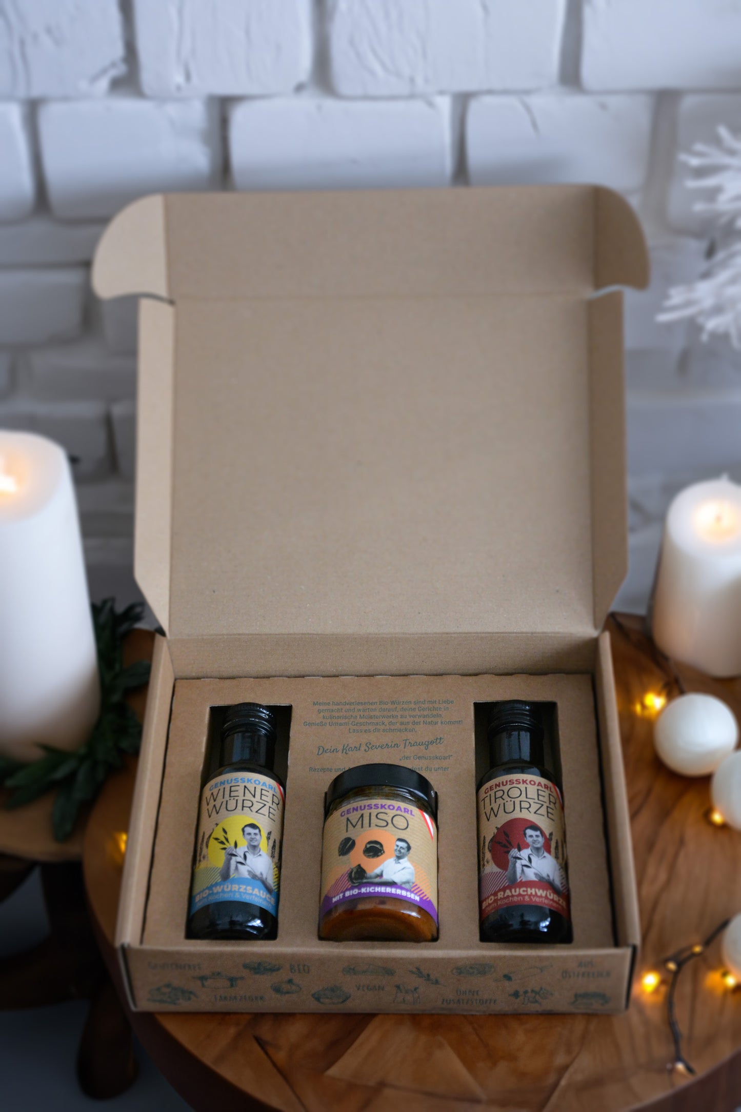 Geschenkbox von Genusskoarl auf Holztisch