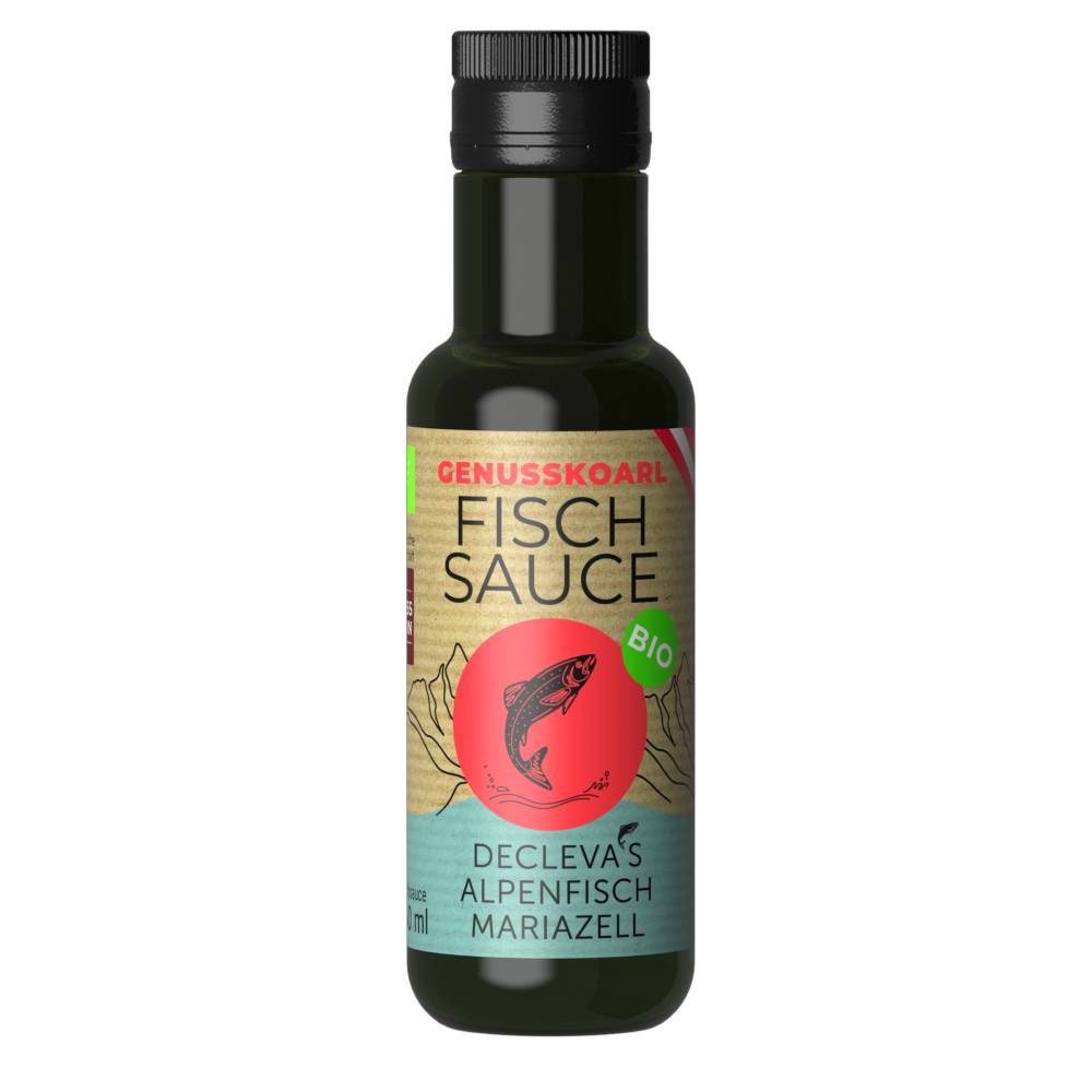Flasche Genusskoarl Bio‑Fischsauce (100 ml) frontal auf hellem Hintergrund – regional fermentiert aus Bio-Forellen & Saiblingen, Glutenfrei, Bio-zertifiziert.