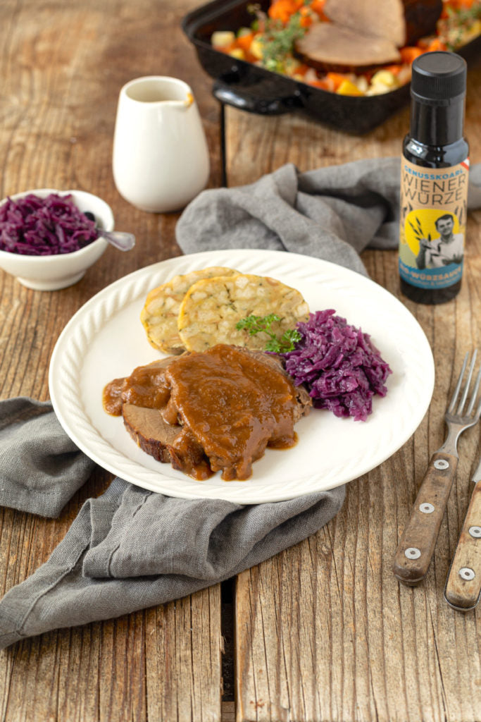 Rindsbraten mit Wurzelsauce und WienerWürze, einer Lupinenwürzsauce von Genusskoarl