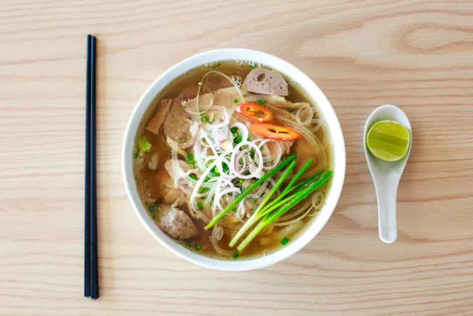 Vietnamesische Pho Suppe ganz einfach zu Hause machen.